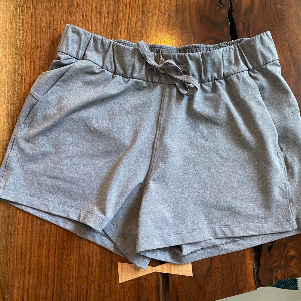 Lululemon Shorts size 6